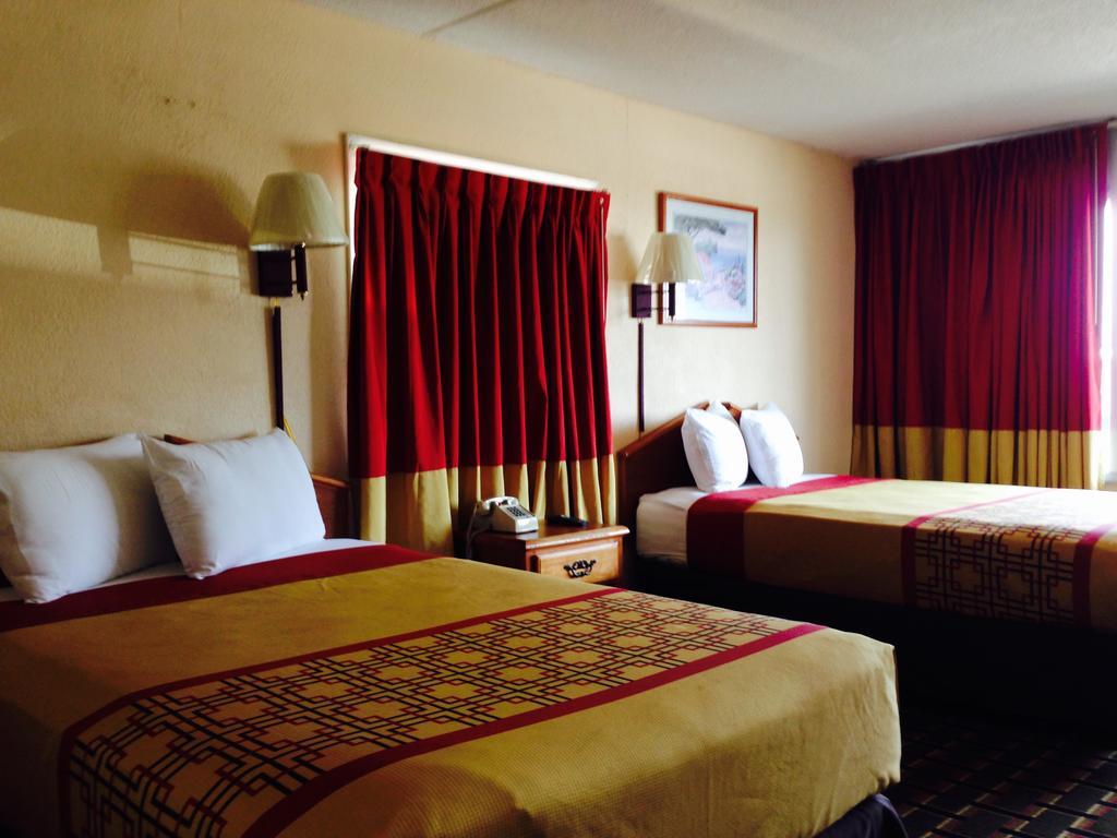 Happy Holiday Motel Миртл-Бич Экстерьер фото